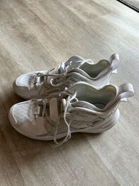 White Jordan Basketball Shoes